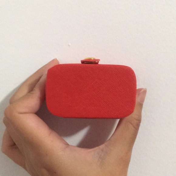 Mini Red Portable Travel Ring Box Organizer with Snap Button Closure - Picture 4 of 8